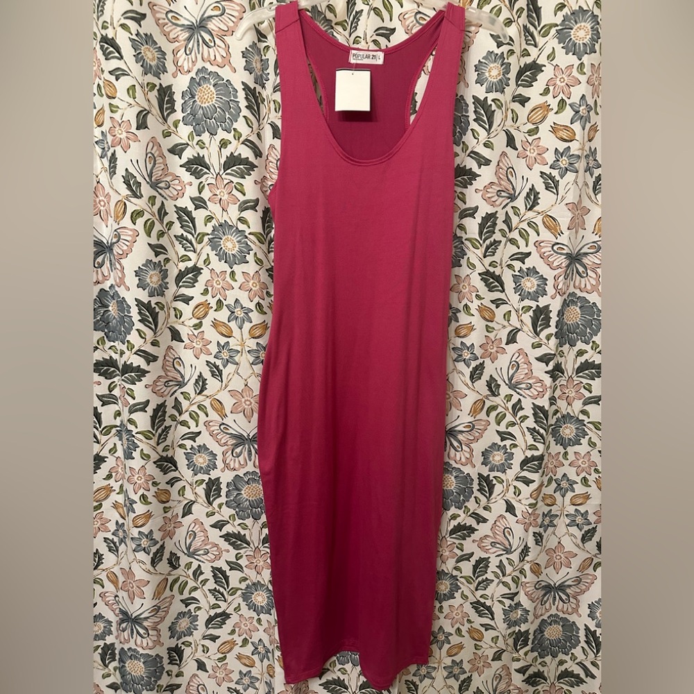 Chic Sleeveless Midi Dress in Rich Pink